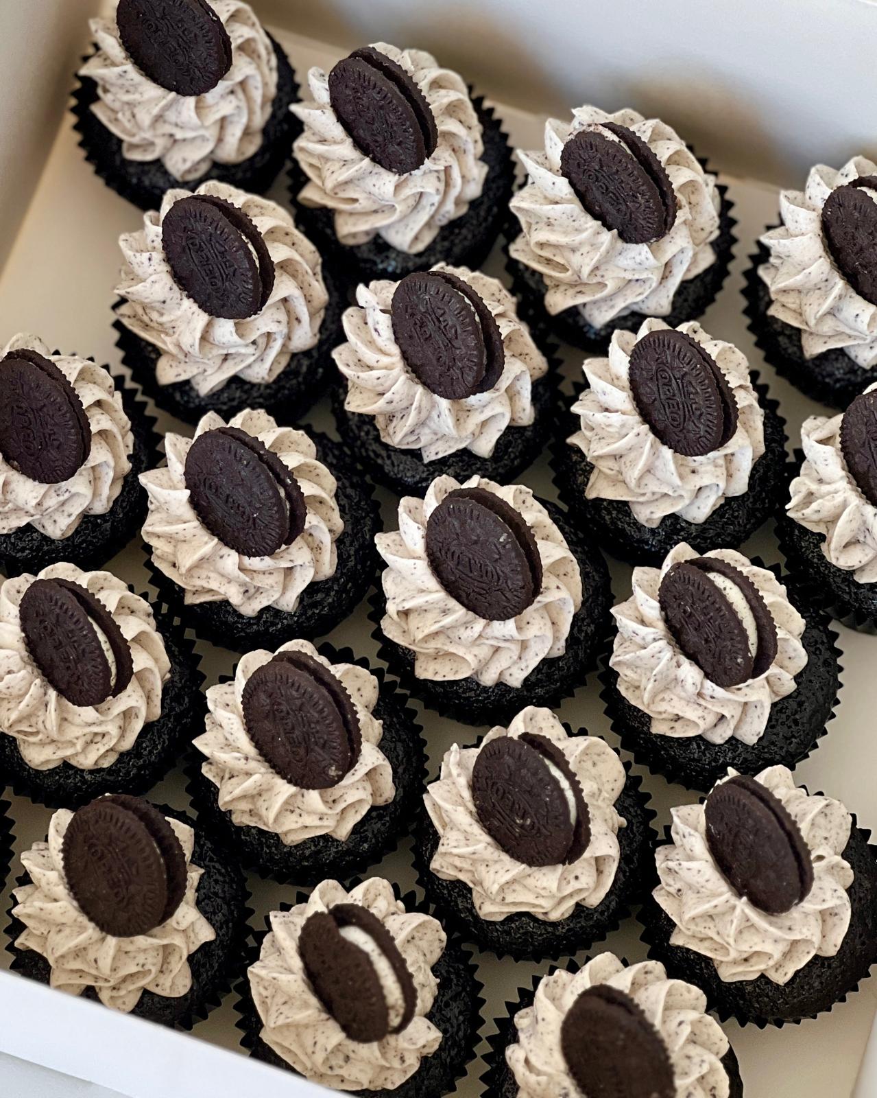 Chocolate Oreo Mini Cupcakes