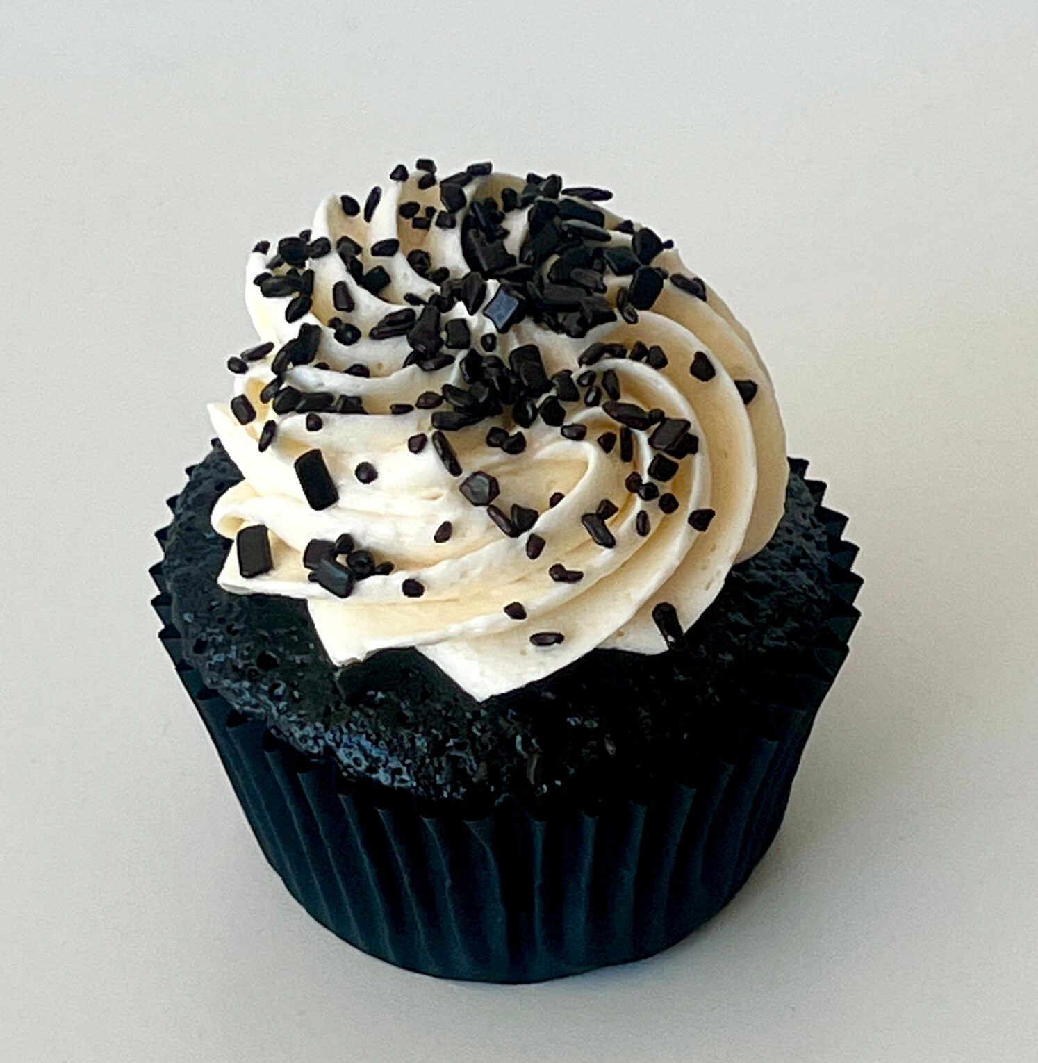 Black & White Cupcake